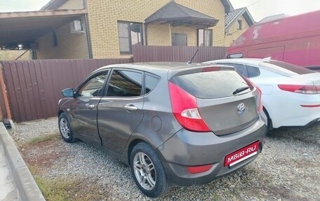 Hyundai Solaris II рестайлинг, 2011 год, 550 000 рублей, 4 фотография