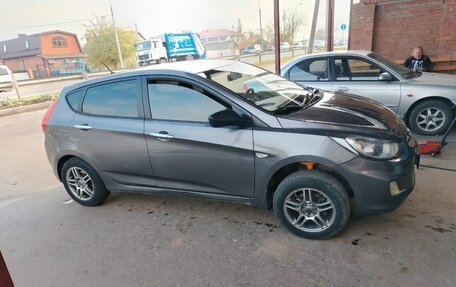 Hyundai Solaris II рестайлинг, 2011 год, 550 000 рублей, 8 фотография