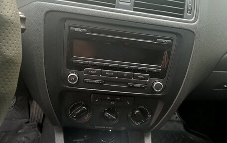 Volkswagen Jetta VI, 2014 год, 900 000 рублей, 8 фотография