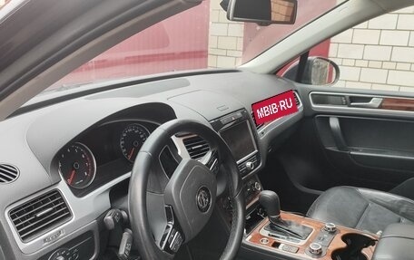 Volkswagen Touareg III, 2010 год, 1 600 000 рублей, 2 фотография