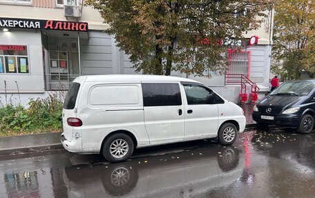 Hyundai H-1 II рестайлинг, 2000 год, 310 000 рублей, 3 фотография