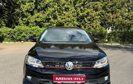 Volkswagen Jetta VI, 2015 год, 1 100 000 рублей, 1 фотография