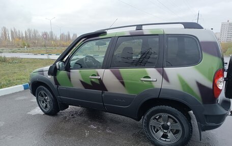 Chevrolet Niva I рестайлинг, 2018 год, 950 000 рублей, 4 фотография