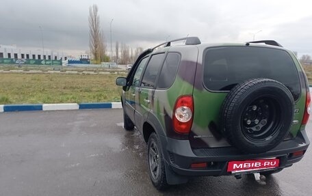 Chevrolet Niva I рестайлинг, 2018 год, 950 000 рублей, 5 фотография