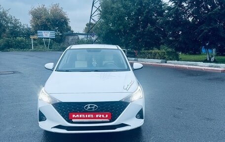 Hyundai Solaris II рестайлинг, 2021 год, 1 600 000 рублей, 2 фотография