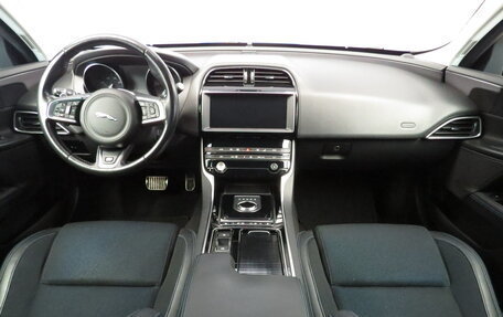 Jaguar XE I рестайлинг, 2018 год, 1 995 000 рублей, 6 фотография