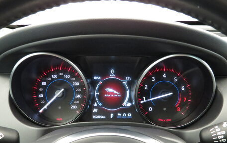 Jaguar XE I рестайлинг, 2018 год, 1 995 000 рублей, 16 фотография