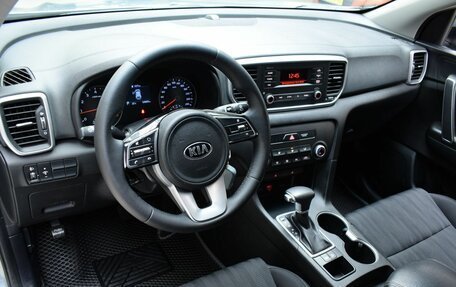 KIA Sportage IV рестайлинг, 2020 год, 2 205 000 рублей, 9 фотография