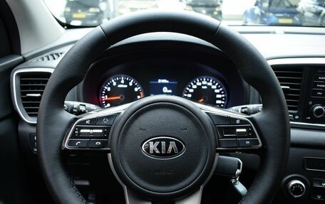 KIA Sportage IV рестайлинг, 2020 год, 2 205 000 рублей, 10 фотография