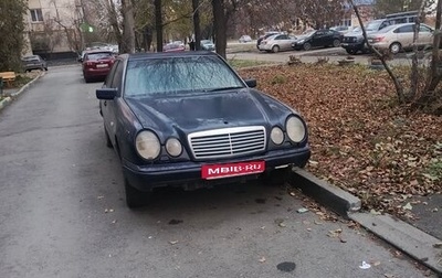 Mercedes-Benz E-Класс, 1998 год, 350 000 рублей, 1 фотография