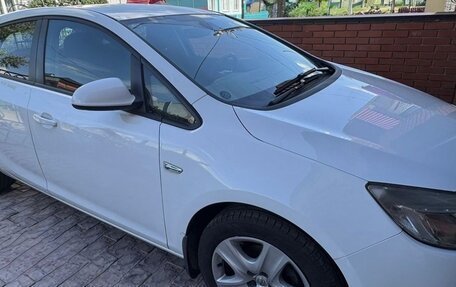 Opel Astra J, 2011 год, 650 000 рублей, 3 фотография