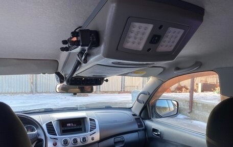 Mitsubishi L200 IV рестайлинг, 2013 год, 1 850 000 рублей, 3 фотография