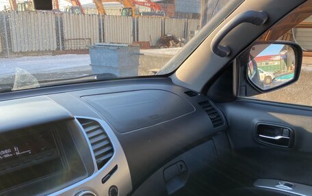 Mitsubishi L200 IV рестайлинг, 2013 год, 1 850 000 рублей, 9 фотография