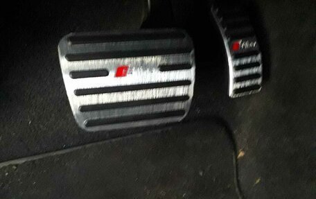 Audi A8, 2012 год, 1 700 000 рублей, 10 фотография