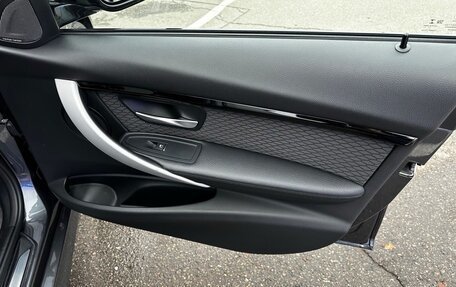 BMW 3 серия, 2018 год, 3 100 000 рублей, 18 фотография