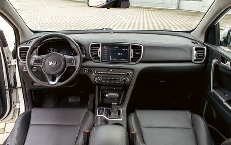 KIA Sportage IV рестайлинг, 2018 год, 1 895 000 рублей, 16 фотография