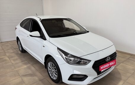 Hyundai Solaris II рестайлинг, 2017 год, 1 400 000 рублей, 2 фотография
