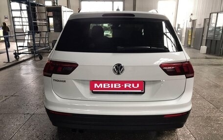 Volkswagen Tiguan II, 2020 год, 3 170 000 рублей, 6 фотография