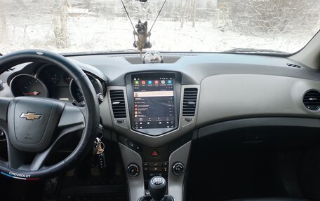 Chevrolet Cruze II, 2010 год, 575 000 рублей, 4 фотография