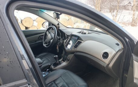 Chevrolet Cruze II, 2010 год, 575 000 рублей, 5 фотография