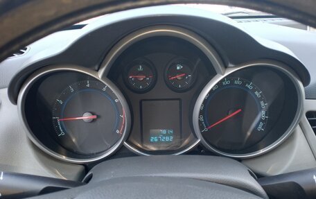 Chevrolet Cruze II, 2010 год, 575 000 рублей, 3 фотография