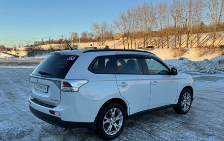 Mitsubishi Outlander III рестайлинг 3, 2012 год, 1 297 000 рублей, 10 фотография