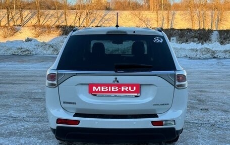 Mitsubishi Outlander III рестайлинг 3, 2012 год, 1 297 000 рублей, 9 фотография