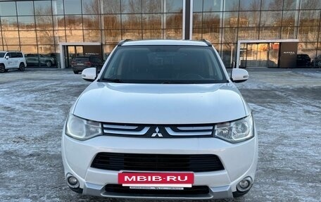 Mitsubishi Outlander III рестайлинг 3, 2012 год, 1 297 000 рублей, 4 фотография