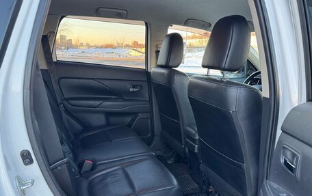 Mitsubishi Outlander III рестайлинг 3, 2012 год, 1 297 000 рублей, 23 фотография