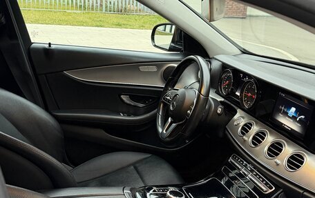 Mercedes-Benz E-Класс, 2019 год, 2 900 000 рублей, 9 фотография