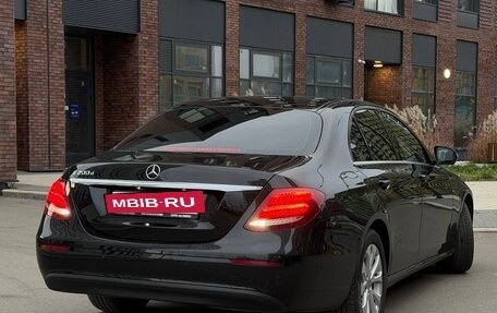 Mercedes-Benz E-Класс, 2019 год, 2 900 000 рублей, 3 фотография