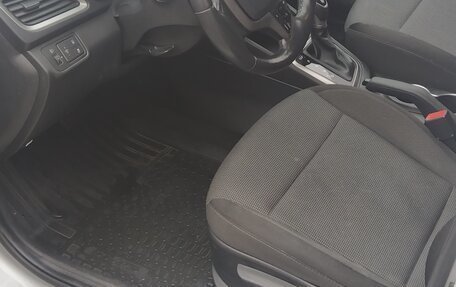 Hyundai Solaris II рестайлинг, 2018 год, 1 300 000 рублей, 7 фотография