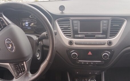 Hyundai Solaris II рестайлинг, 2018 год, 1 300 000 рублей, 8 фотография