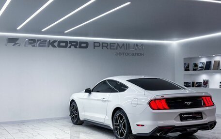 Ford Mustang VI рестайлинг, 2019 год, 3 000 000 рублей, 10 фотография