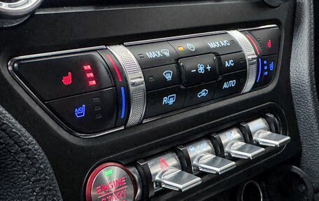 Ford Mustang VI рестайлинг, 2019 год, 3 000 000 рублей, 18 фотография