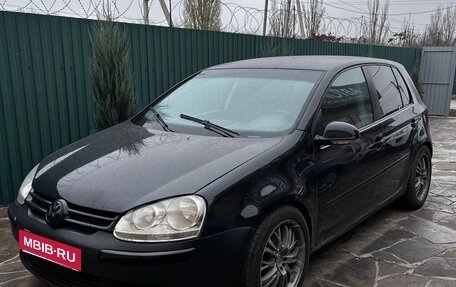Volkswagen Golf V, 2004 год, 570 000 рублей, 1 фотография