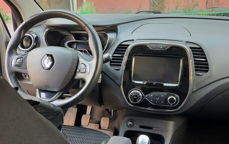 Renault Kaptur I рестайлинг, 2020 год, 1 800 000 рублей, 2 фотография