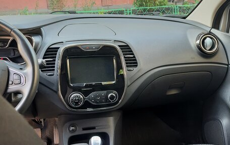 Renault Kaptur I рестайлинг, 2020 год, 1 800 000 рублей, 4 фотография