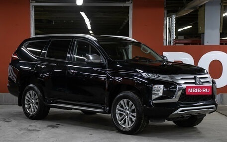 Mitsubishi Pajero Sport III рестайлинг, 2021 год, 3 698 000 рублей, 3 фотография