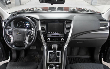 Mitsubishi Pajero Sport III рестайлинг, 2021 год, 3 698 000 рублей, 14 фотография