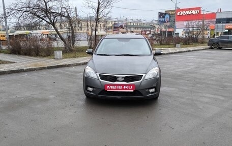 KIA cee'd I рестайлинг, 2010 год, 800 000 рублей, 3 фотография