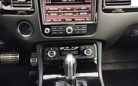 Volkswagen Touareg III, 2017 год, 3 300 000 рублей, 14 фотография