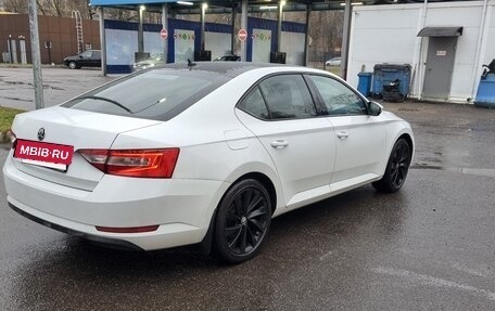 Skoda Superb III рестайлинг, 2015 год, 1 900 000 рублей, 6 фотография