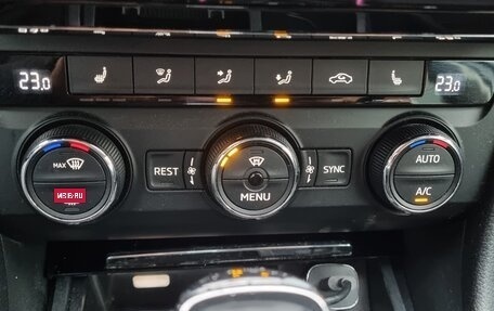 Skoda Superb III рестайлинг, 2015 год, 1 900 000 рублей, 16 фотография