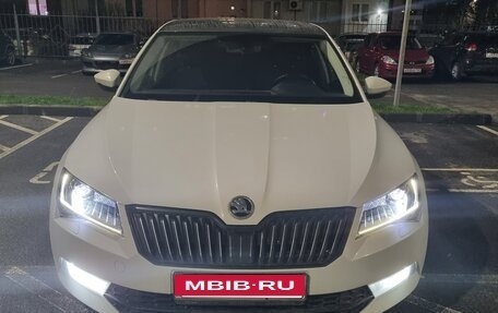 Skoda Superb III рестайлинг, 2015 год, 1 900 000 рублей, 24 фотография