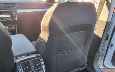 Skoda Superb III рестайлинг, 2015 год, 1 900 000 рублей, 36 фотография