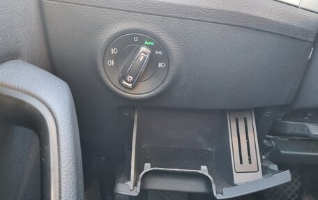 Skoda Superb III рестайлинг, 2015 год, 1 900 000 рублей, 40 фотография