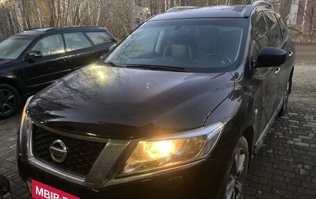 Nissan Pathfinder, 2016 год, 1 750 000 рублей, 2 фотография