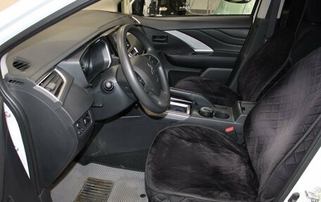 Mitsubishi Xpander, 2023 год, 2 800 000 рублей, 11 фотография