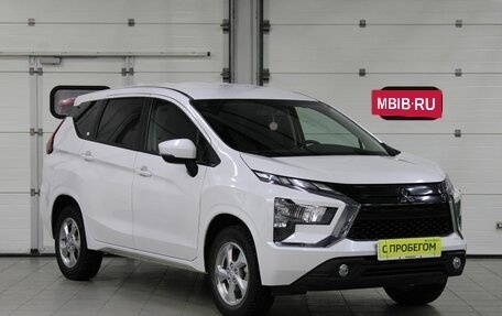 Mitsubishi Xpander, 2023 год, 2 800 000 рублей, 3 фотография